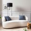 Weißes Zweisitzer Sofa im Skandi Design Boucle Stoff
